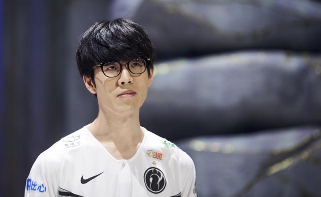 沿途布置的 沿途布置的